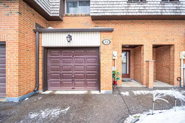 35 Briar PATH, Brampton, ON L6T 2A3