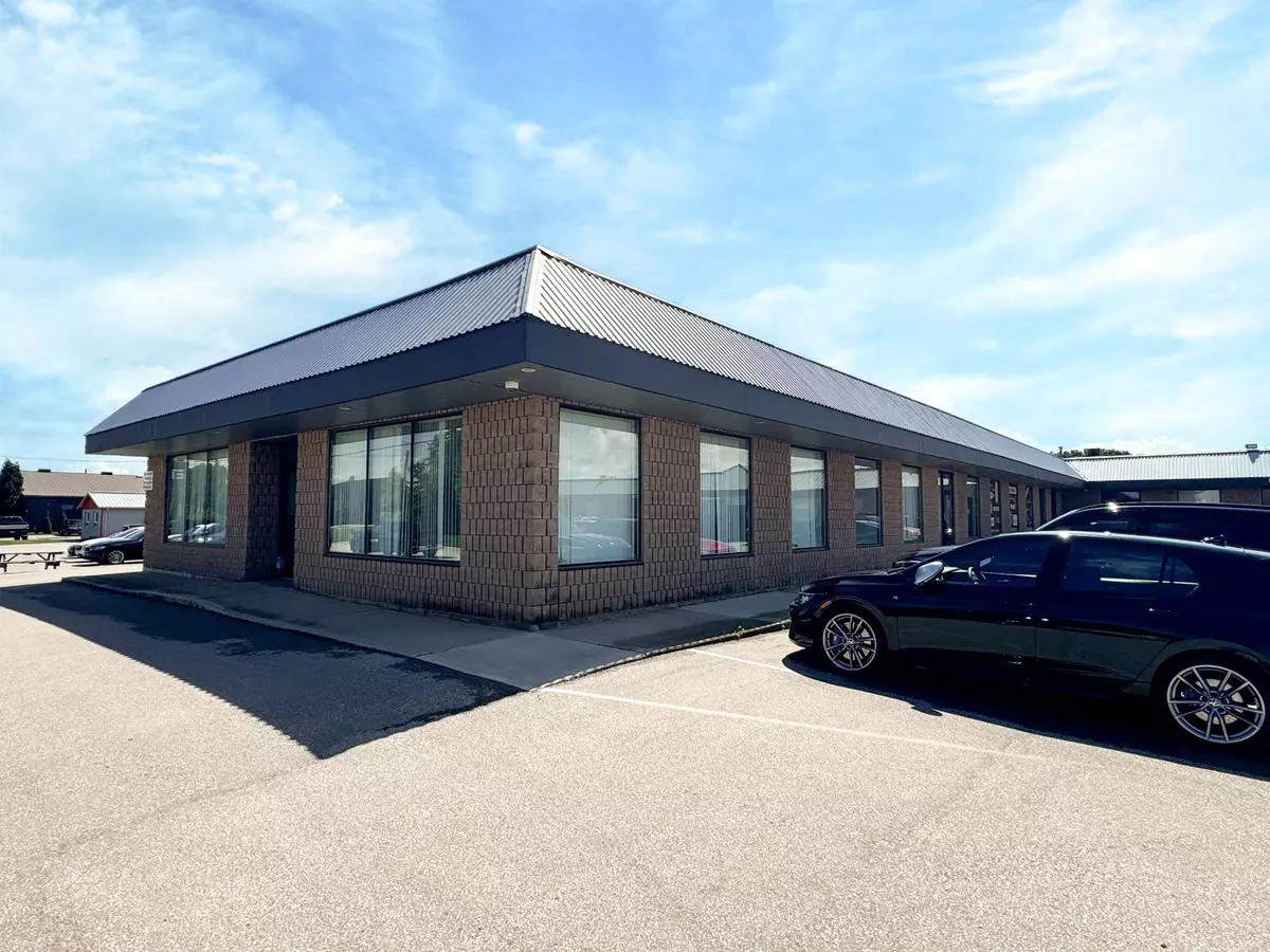 London North, ON N6H 5L8,2018 Mallard RD #8 Rear