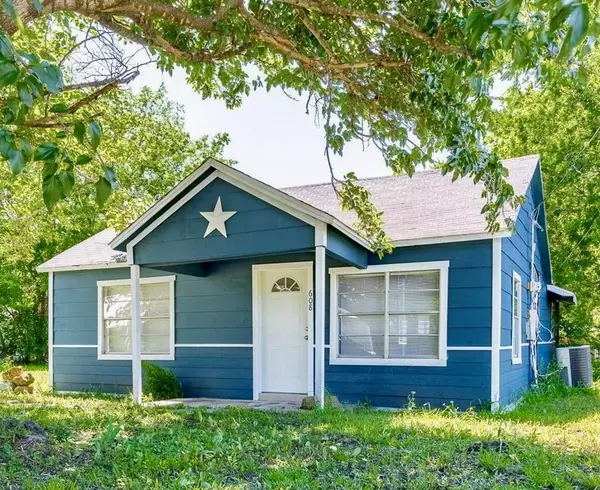 608 E 8th Street, Kemp, TX 75143