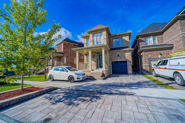 4 Mcclustey AVE #Upper, Ajax, ON L1T 0N8