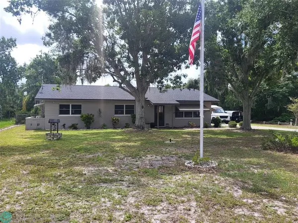 4 Pine St., Lake Placid, FL 33852