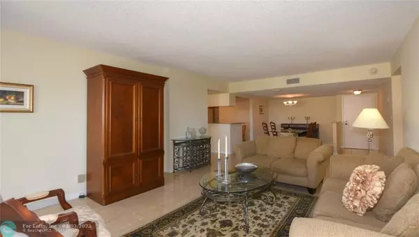 Lauderdale By The Sea, FL 33308,5100 N Ocean Blvd  #1004