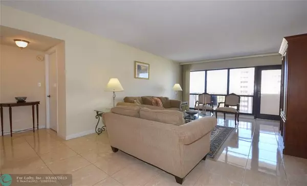 Lauderdale By The Sea, FL 33308,5100 N Ocean Blvd  #1004