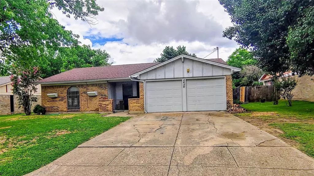 2426 Woodside Drive, Grand Prairie, TX 75052