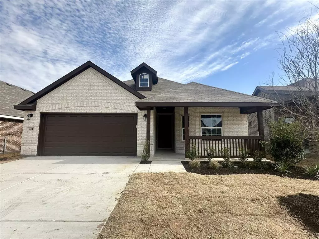 Cleburne, TX 76033,924 Madeline