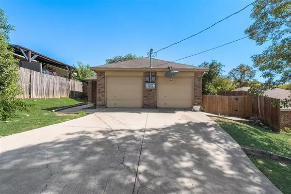 Fort Worth, TX 76106,3008 Prairie Avenue #B