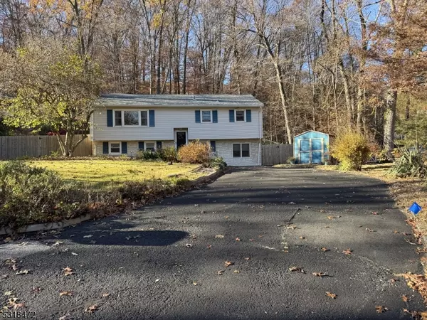 36 Woodland Dr, Vernon Twp., NJ 07462