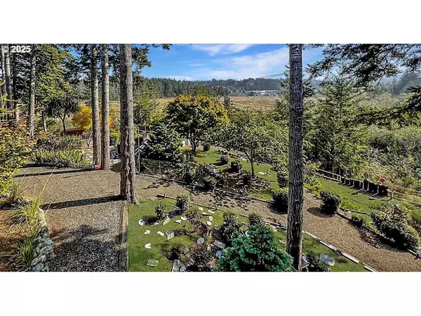 North Bend, OR 97459,2719 ALDER RIDGE DR