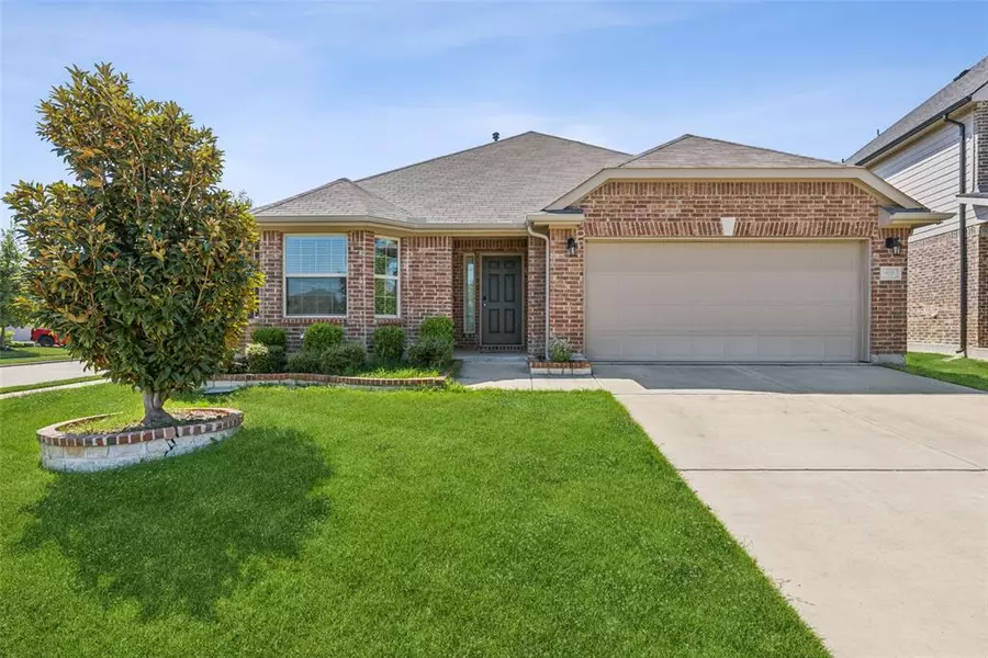 920 Kinghaven Drive, Little Elm, TX 75068