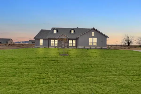 81 Yosemite Trail, Valley View, TX 76272