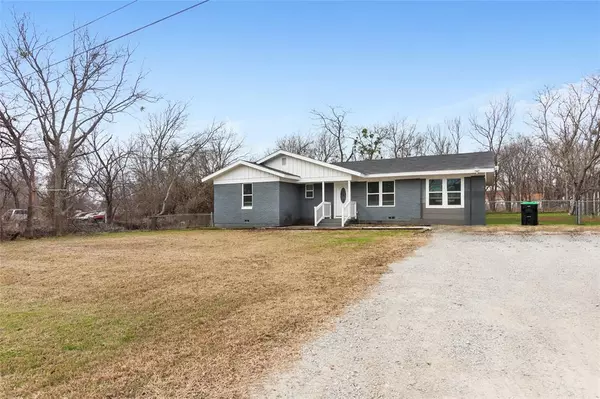 420 S Evans Street, Boyd, TX 76023