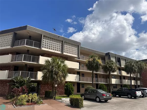 3051 NW 46th Ave  #306, Lauderdale Lakes, FL 33313