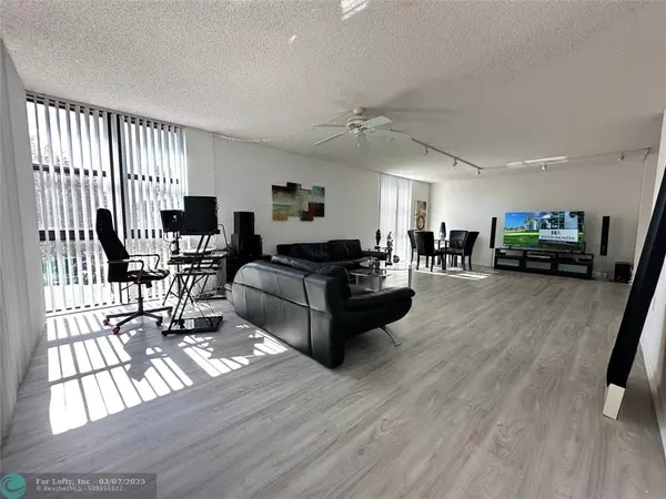 Fort Lauderdale, FL 33315,1201 River Reach Dr  #216