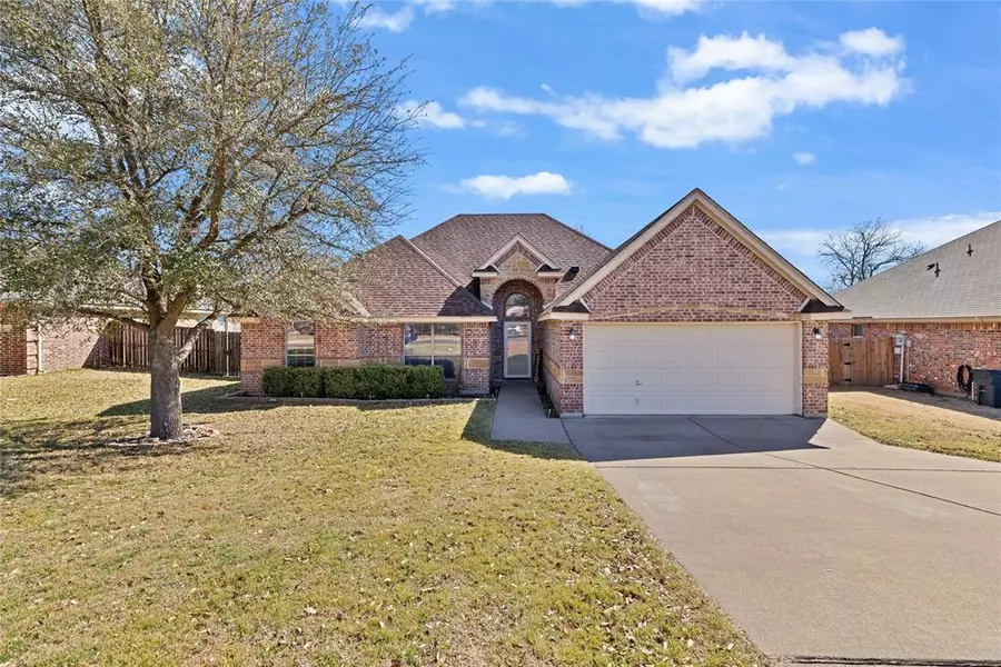 214 Willow Creek Drive, Weatherford, TX 76085