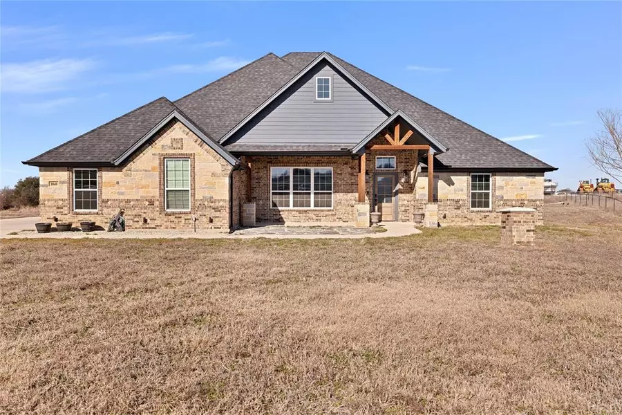 1040 Cloudy Court, Weatherford, TX 76085