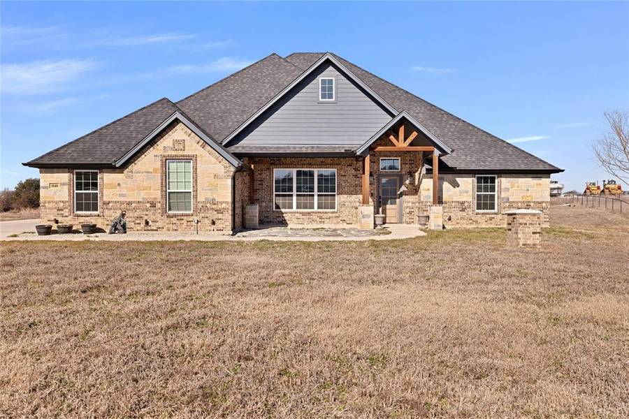 1040 Cloudy Court, Weatherford, TX 76085