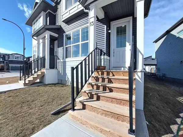 Calgary, AB T3P 1Y1,13 Herron Mews Northeast