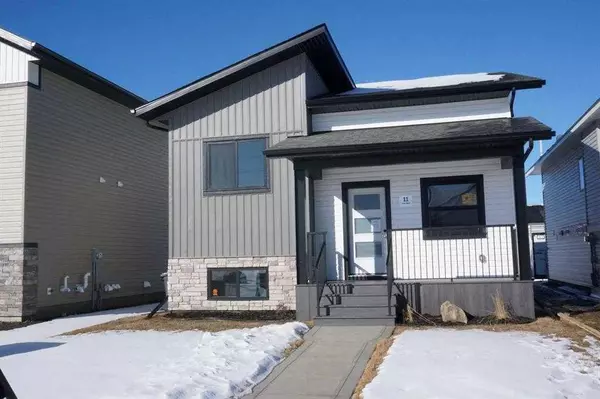 11 Ian WAY, Sylvan Lake, AB T4S0W5