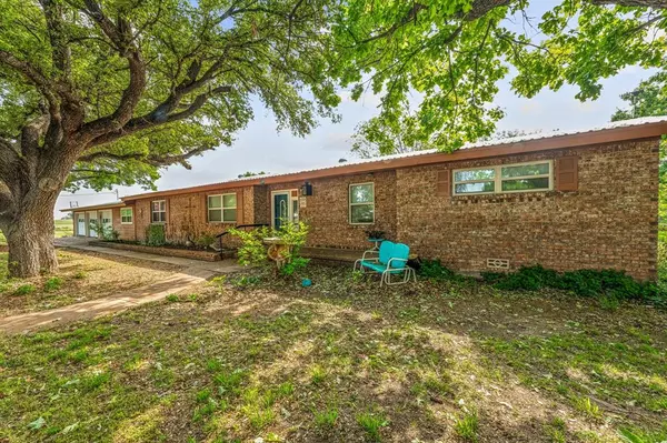 De Leon, TX 76444,1249 N Travis Street