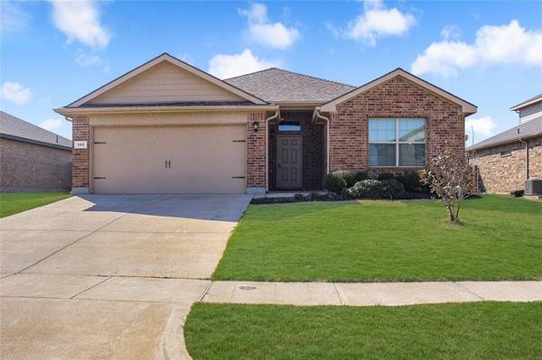 302 Triple Crown Lane, Ponder, TX 76259