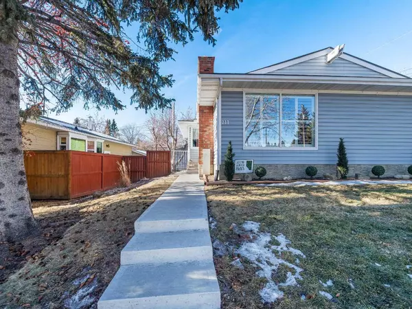 Calgary, AB T3B 3W4,211 Silver Mead CRES Northwest