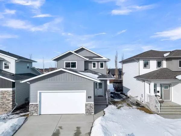 74 Palmer CIR, Blackfalds, AB T0M 0J2