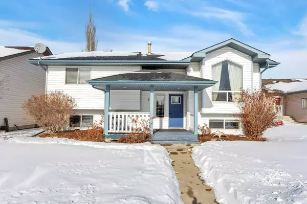 44 Harper Drive, Sylvan Lake, AB T4S 1X7