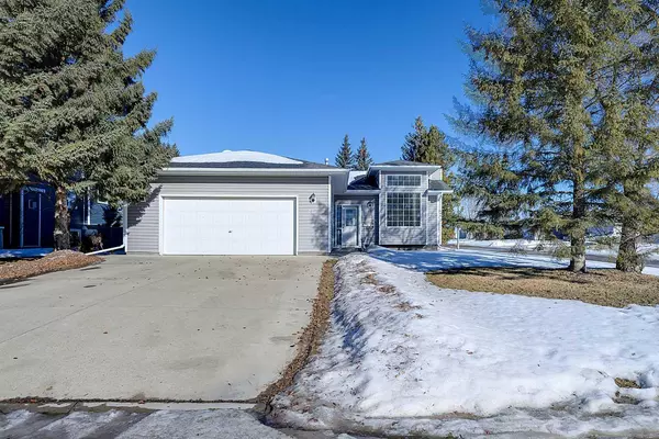 71 Pickwick Lane South, Lacombe, AB T4L 1T4