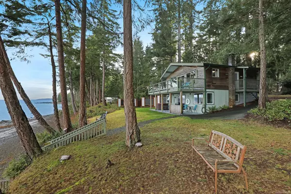 7736 Ships Point Rd, Fanny Bay, BC V0R 1W0