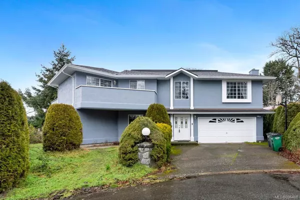 1402 IRELAND Crt, Saanich, BC V8P 5S4