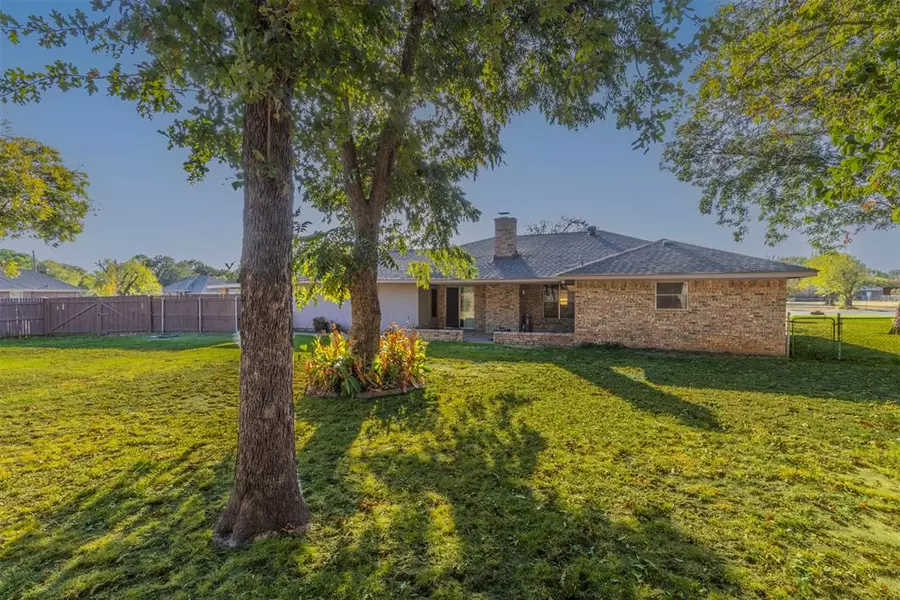 1809 Twin Brook, Corinth, TX 76210