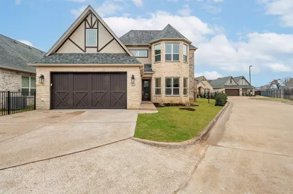 2415 Vineyard Drive, Granbury, TX 76048