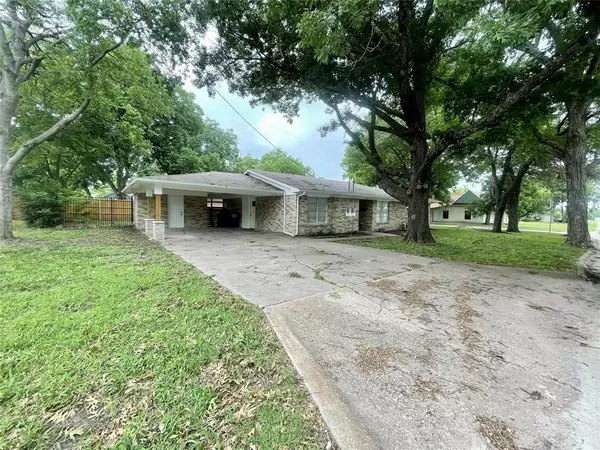 515 Maple Street, Farmersville, TX 75442