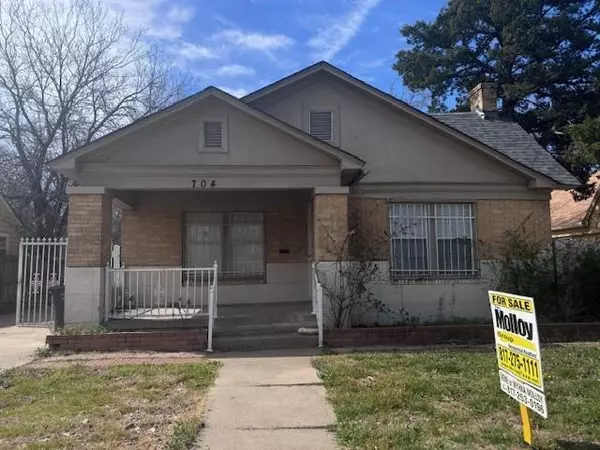 704 S Oakland Boulevard, Fort Worth, TX 76103