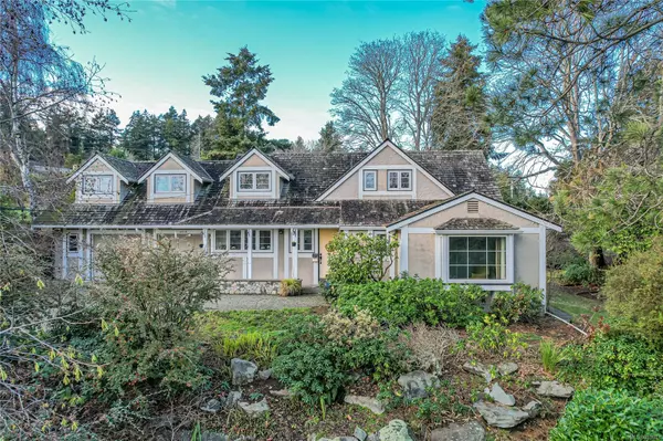 Saanich, BC V8N 4A1,4018 Locarno Lane