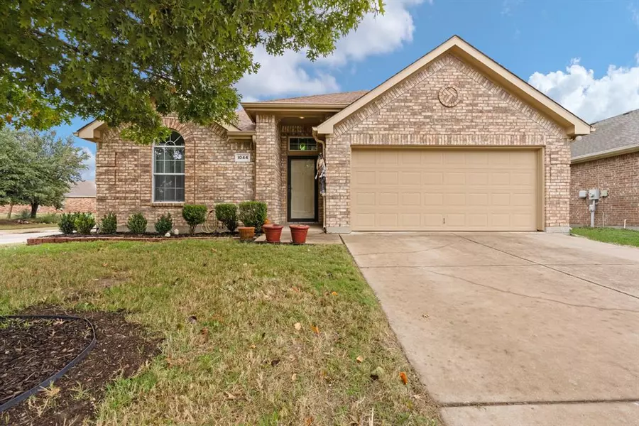 1044 Morgan Drive, Burleson, TX 76028