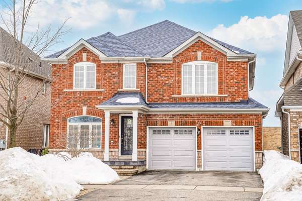 8 Bellinger DR, Ajax, ON L1T 4N3