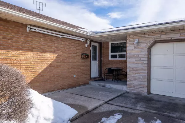 Niagara Falls, ON L2J 3R2,7228 Casey ST