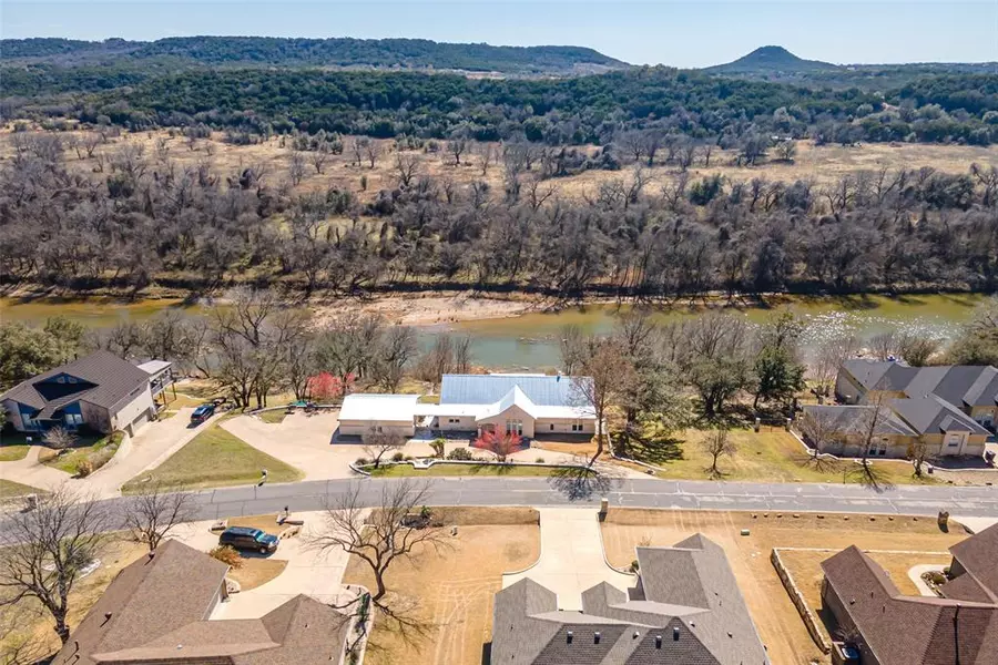 9700 Ravenswood Road, Granbury, TX 76049