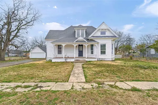 312 N College Street, Howe, TX 75459