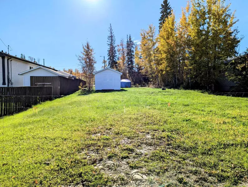 9 4 AVE SW, Faust, AB T0G 0X0
