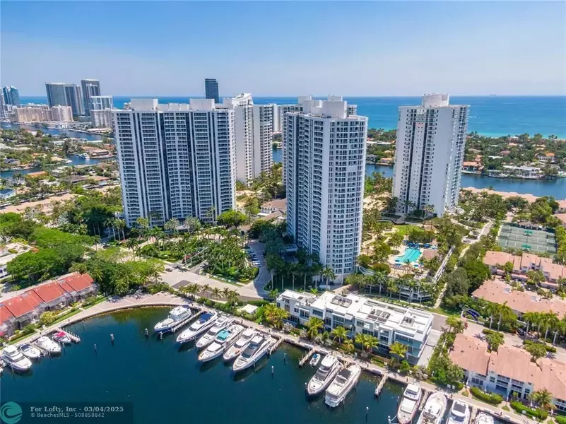 21205 YACHT CLUB DRIVE  #3105, Aventura, FL 33180