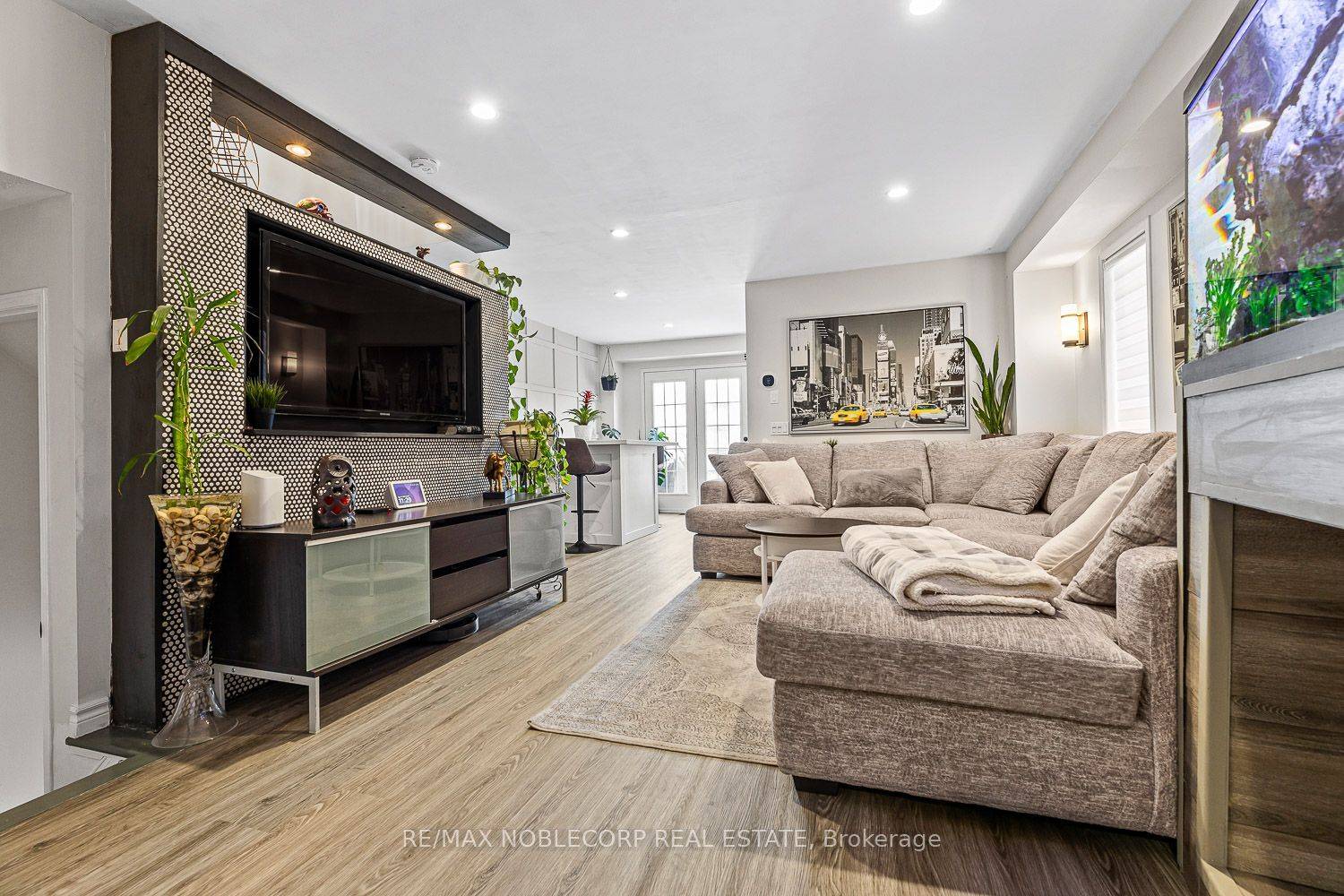 Caledon, ON L7E 2S6,108 Senator WAY E