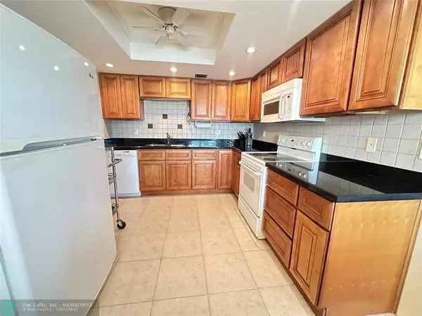 Deerfield Beach, FL 33442,2069 Oakridge F  #2069