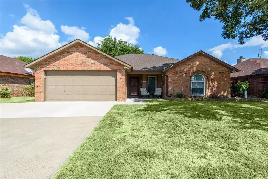 1002 Park Place Boulevard, Midlothian, TX 76065