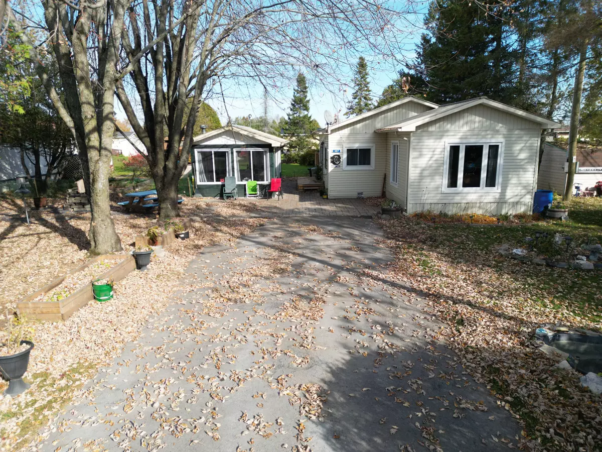 North Glengarry, ON K0C 1A0,3817 Bobby ST