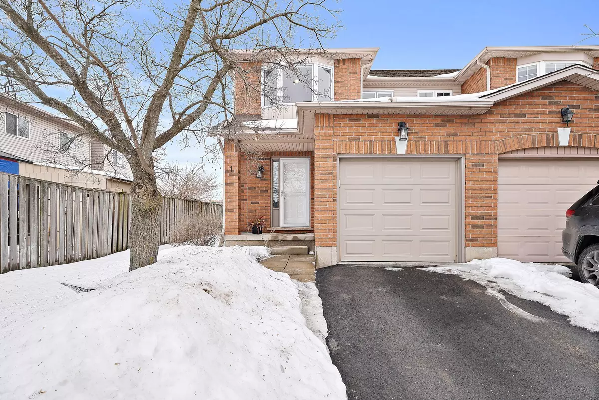 Hamilton, ON L8J 3Y9,171 Highbury DR #1