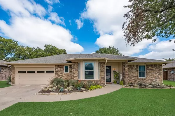 219 Meadowbrook Lane, Keller, TX 76248