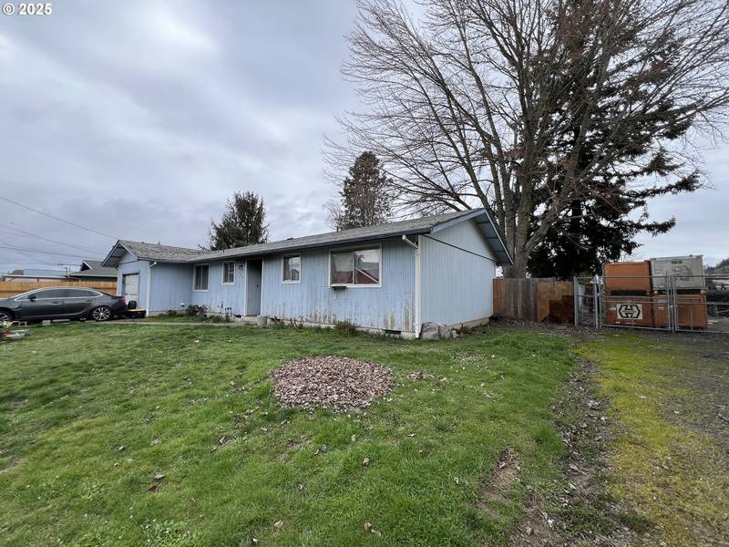 204 MADDOX AVE, Amity, OR 97101