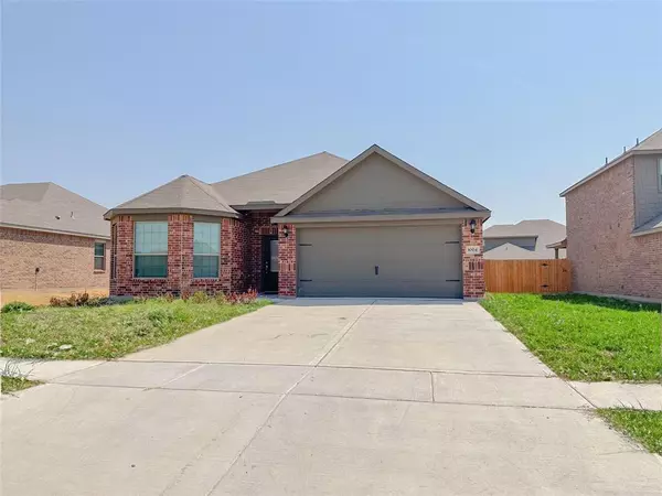 1004 Tumbleweed Trail, Crowley, TX 76036